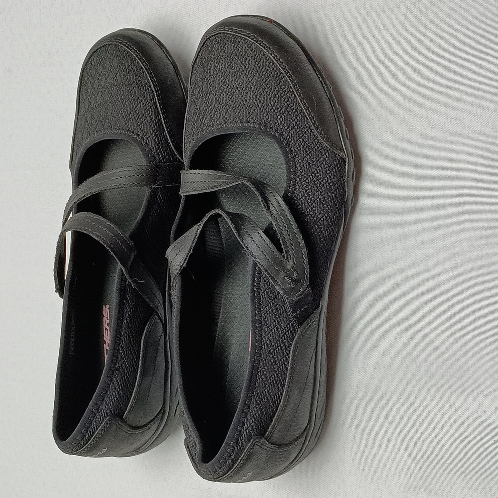 Skechers Breathe Easy In Good Spirits Relaxed Fit Mary Janes - Picture 2 of 4
